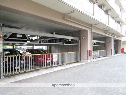 メズューセラ五橋[1K/30.02m2]の駐車場1