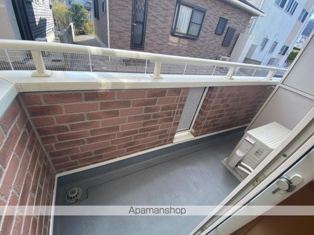 アベンシス5の内装写真