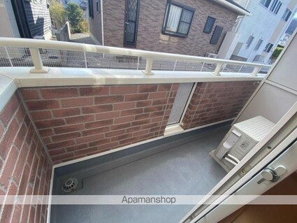 アベンシス５[1R/32.9m2]のバルコニー