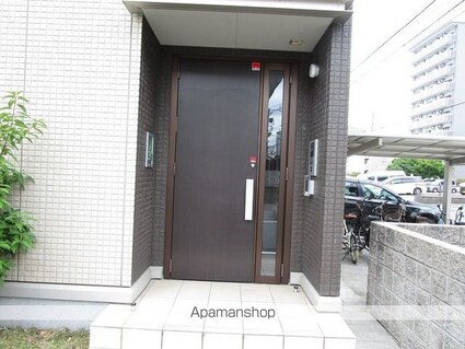 Ｄーｒｏｏｍ岩塚[1K/29.58m2]のエントランス