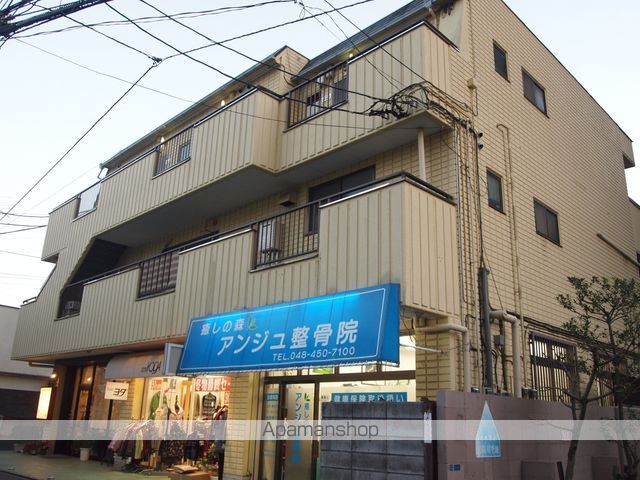 小林コーポの玄関写真