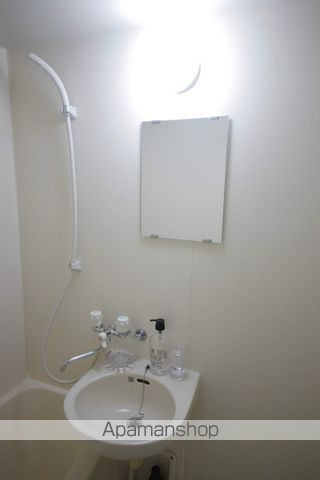 アドバンス明神町A棟の内装写真