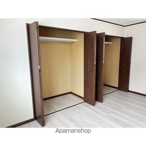 北見市 2階建 築2年の内装写真