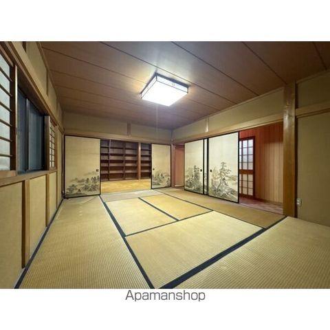 海津市 2階建 築46年の内装写真