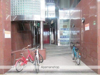 和歌山県和歌山市本町２丁目[2K/54m2]のエントランス2