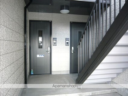 シャンドール[2K/42.25m2]のエントランス1