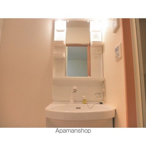 アンプルール クラージュ コリーヌシャンIの内装写真