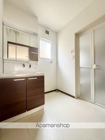 大分市 2階建 築8年の内装写真
