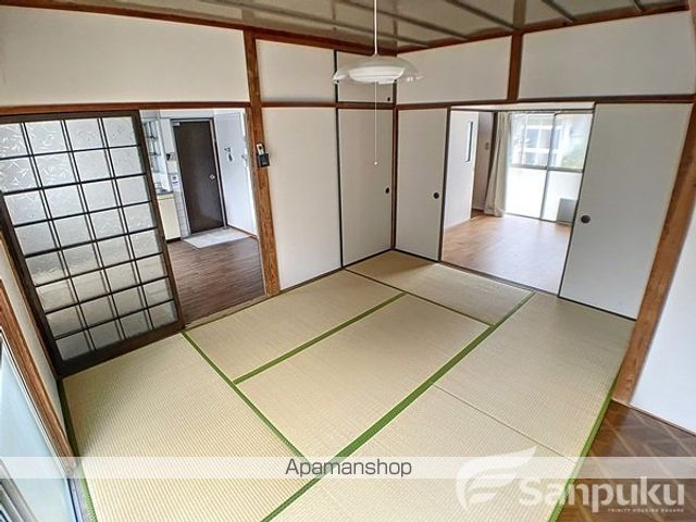 伊予鉄道横河原線 いよ立花駅 徒歩10分 2階建 築57年の内装写真