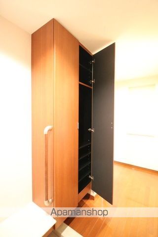 ロイヤルガーデン中山下の内装写真