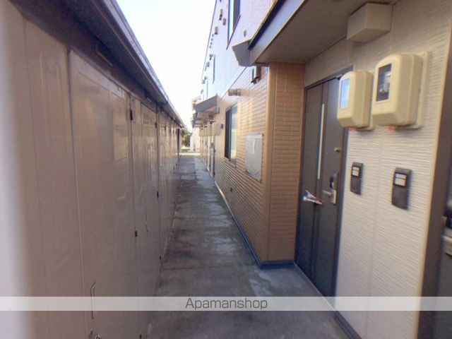 ラスティックIIIの玄関写真