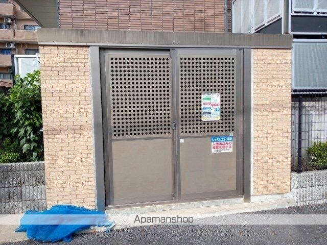 レオパレスア　ボンド[1K/19.87m2]のエントランス2