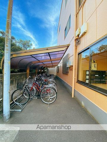 apartment 埼玉県八潮市緑町２丁目27-10
地図を見る