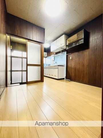 高殿4丁目貸家の内装写真