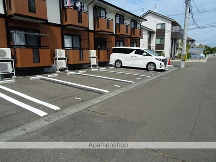 トゥインクルコート文化町１２番館[1K/26m2]の駐車場