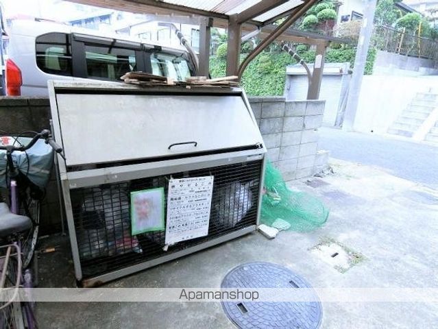 サンパールハイツの玄関写真