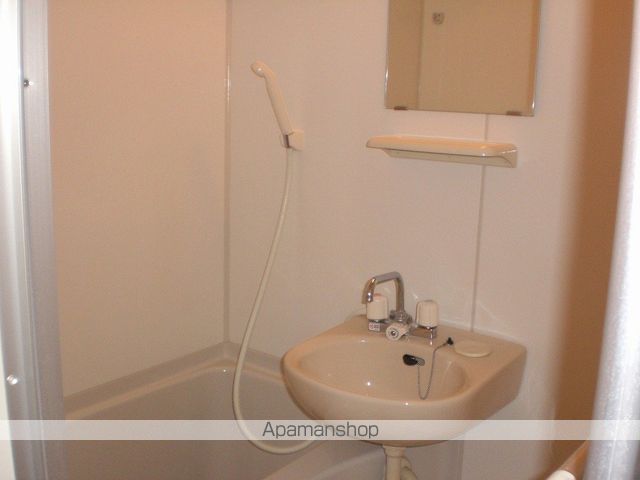 レオパレスアースリー生田の内装写真