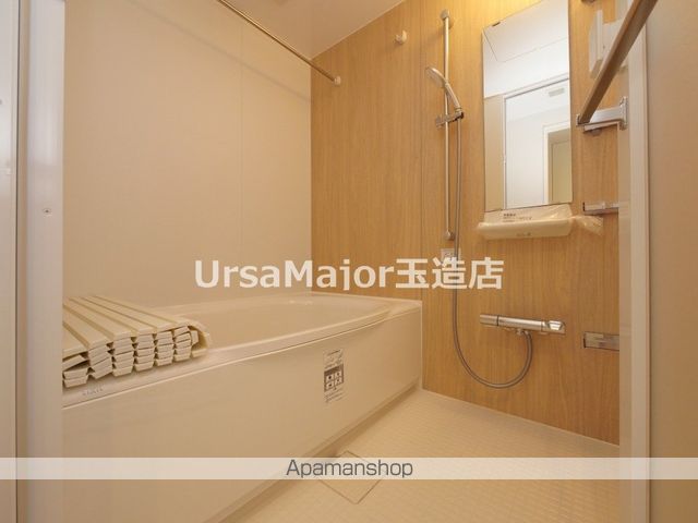 コンフォリア・リヴ大阪本町の内装写真