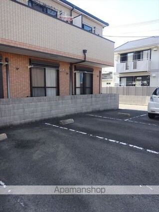 パイナップル荘[1K/27m2]の駐車場