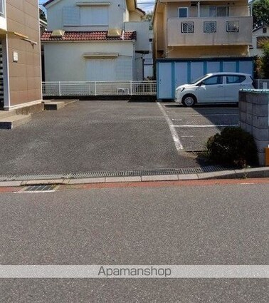 レオパレスインフィールド[1K/23.18m2]の駐車場2