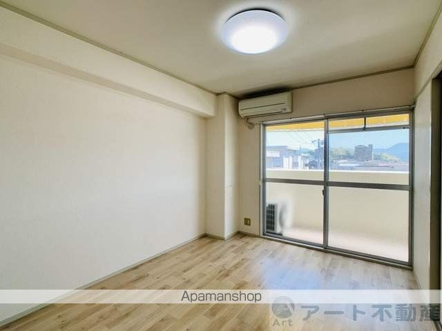 メニティー束本の内装写真