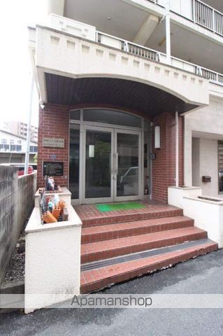 昭和ハイム東古松の玄関写真