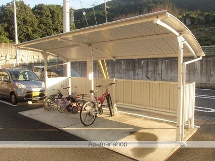 愛媛県新居浜市山田町[2LDK/54.85m2]の共用部1