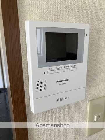 松山市 2階建 築28年の内装写真