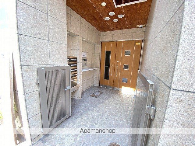 有本ビルの玄関写真