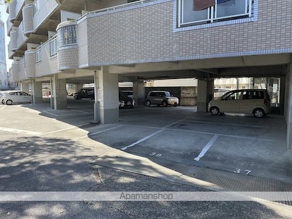 ドリームハウスⅢ[1DK/34.78m2]の駐車場