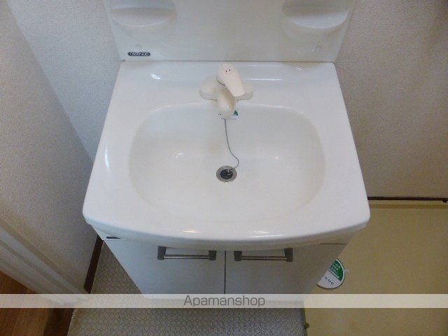 ホワイティ沙羅A棟の内装写真