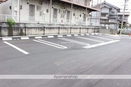 ハウスアイⅠ[2LDK/58.21m2]の駐車場