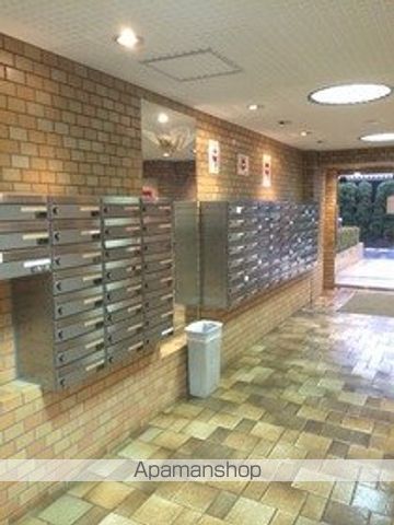 ドルミ中野弥生町の玄関写真