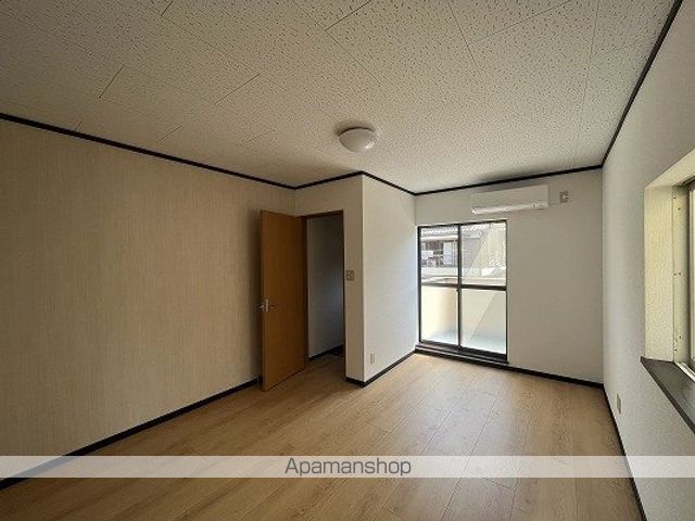 砥堀メゾネットの内装写真