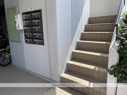 サンテラス北本町[1R/29.59m2]のエントランス1