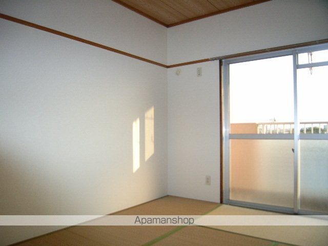 アーバンドエル柏原の内装写真