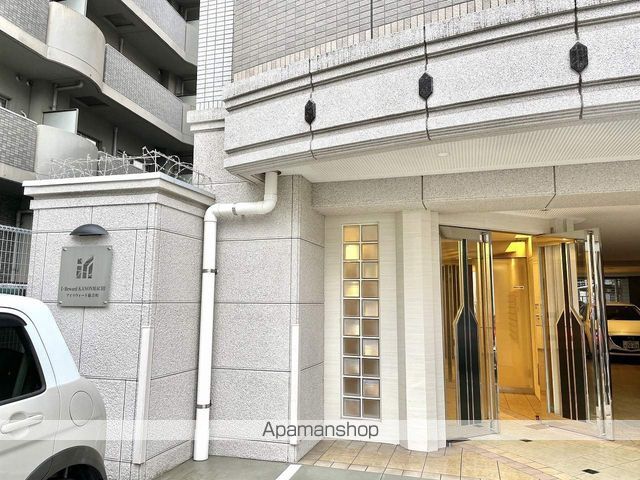 I・REWARD観音町の玄関写真