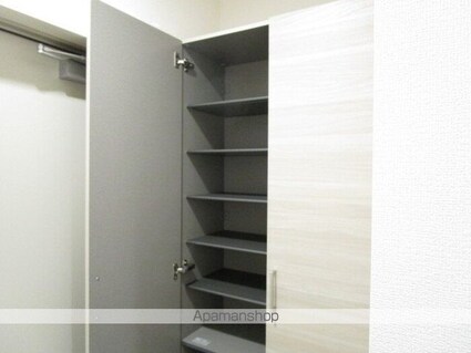 ＤーＲａｆｆｉｎｅ[2LDK/55.03m2]の玄関