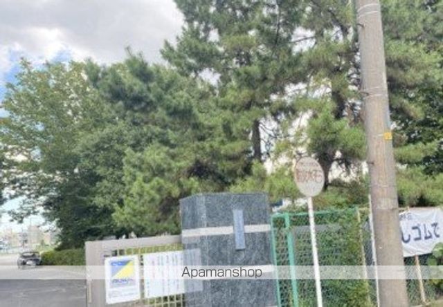 LA TELLE IIの周辺写真