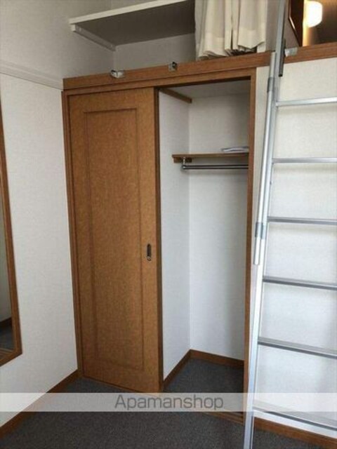 レオパレスセントラル島崎[1K/20.28m2]の収納