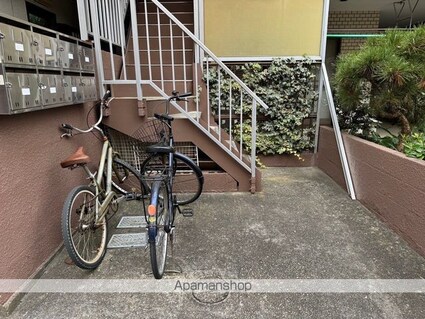 岩井マンション[1K/21.45m2]のエントランス