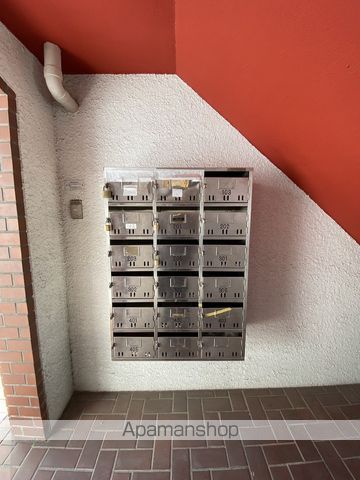 駅元コーポの玄関写真