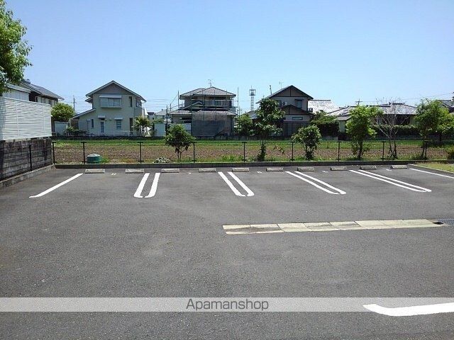 メイ・グレース[1K/32.9m2]の駐車場
