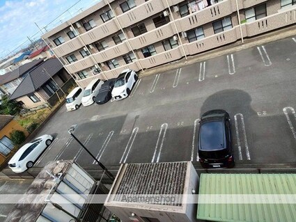 グラン・シャリオ[2LDK/55.86m2]の駐車場1