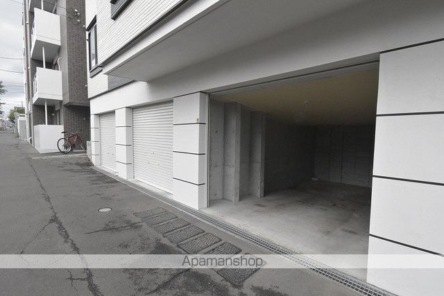 レユシール七番館の玄関写真