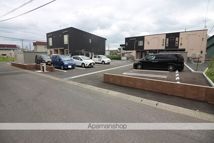 セレイナⅢ[1LDK/46.39m2]の駐車場