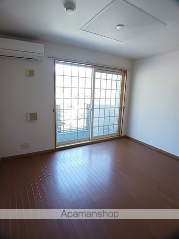広島市東区 2階建 築20年の内装写真