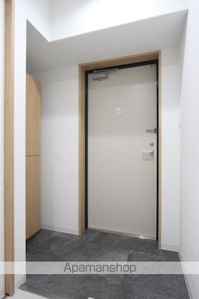 Ｍａｙｆａｉｒ　ｃｅｎｔｅｒ　ｓｑｕａｒｅ[1K/32.08m2]の玄関