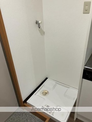 ヴィラ下北沢Ａ棟[1R/15.82m2]の玄関