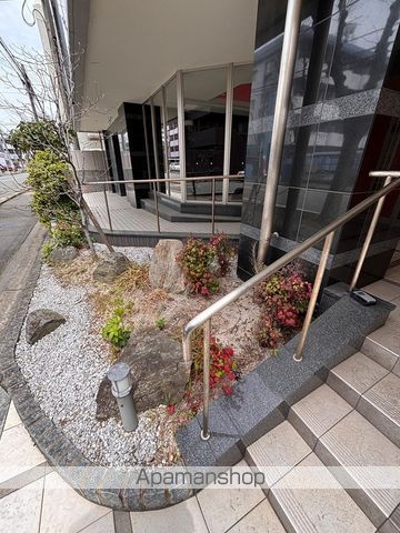 バルセロナ箱崎の玄関写真